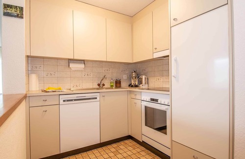 Adelboden Apartamento | Apartamento 3 piezas para 4 personas. Balcón con vistas a las montañas.