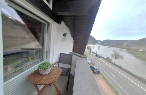 Alken Apartamento | Vacation apartment old half-timbered house "Mutter Mosel" - Holiday apartment with balcony