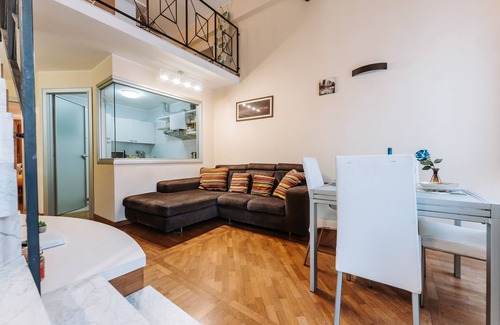 Cagliari Apartamento | Apartamento de vacaciones "Suite Villanova" con Wi-Fi, aire acondicionado y balcón