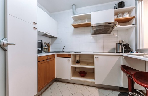 Cagliari Apartamento | Apartamento de vacaciones "Suite Villanova" con Wi-Fi, aire acondicionado y balcón