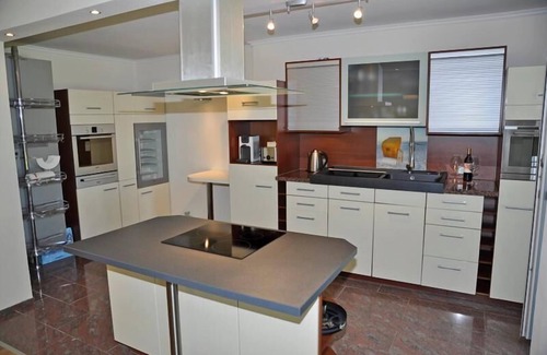 Heikendorf Apartamento | Vacation apartment Villa Bellevue I with terrace in Haus Hohrott 17 in Heikendorf