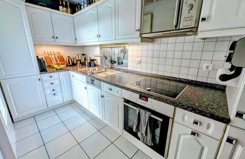Daisendorf Apartamento | Vacation apartment with a view of Lake Constance under palm trees