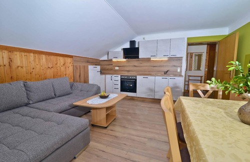 Arnbruck Apartamento | Vacation apartment with 2 bedrooms, each with a balcony