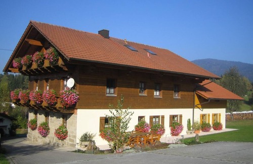 Arnbruck Apartamento | Vacation apartment with 2 bedrooms, each with a balcony