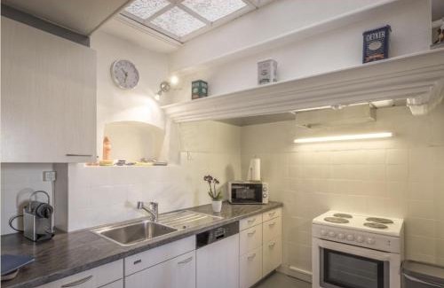Busserach Apartamento | Vacation apartment with batAppartement de vacances avec sanitaires et cuisinehroom and kitchen