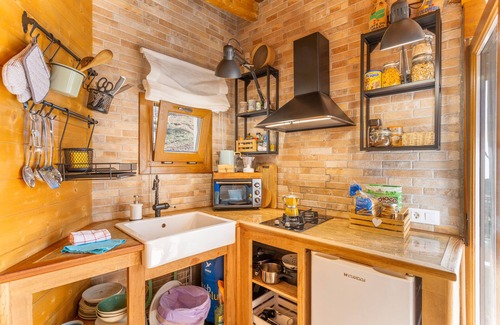 Las Lagunetas Apartamento | Vacaciones 'Ático Fuente Hervera' con vistas a la montaña, Wi-Fi y aire acondicionado