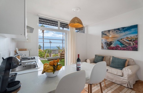 Armenime Apartamento | Vacaciones 'Beautiful Sea View and Pool Finca 2' con piscina compartida, terraza privada y Wi-Fi