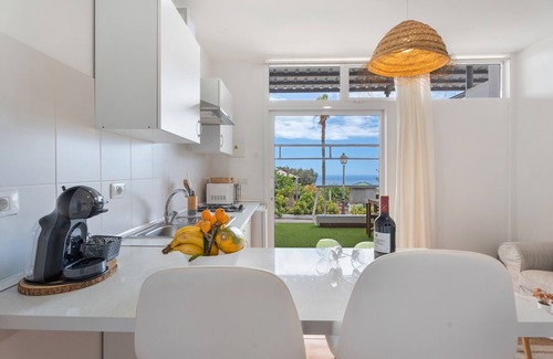 Armenime Apartamento | Vacaciones 'Beautiful Sea View and Pool Finca 2' con piscina compartida, terraza privada y Wi-Fi