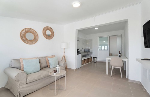 Armenime Apartamento | Vacaciones 'Beautiful Sea View and Pool Finca 4' con piscina compartida, terraza privada y Wi-Fi