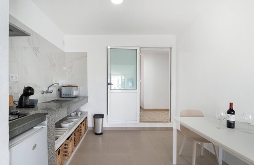 Armenime Apartamento | Vacaciones 'Beautiful Sea View and Pool Finca 4' con piscina compartida, terraza privada y Wi-Fi