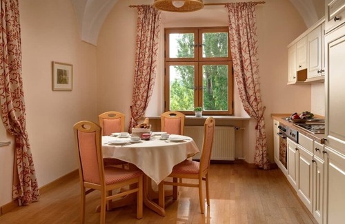 Bad Griesbach im Rottal Apartamento | Vacation apartment in the former St. Salvator monastery