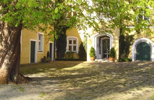 Bad Griesbach im Rottal Apartamento | Vacation apartment in the former St. Salvator monastery