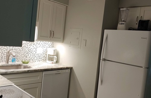 Sarasota Condominio | Delicia de vacaciones! Condo acogedor a pocos pasos de la playa y St. Círculos de comandos.