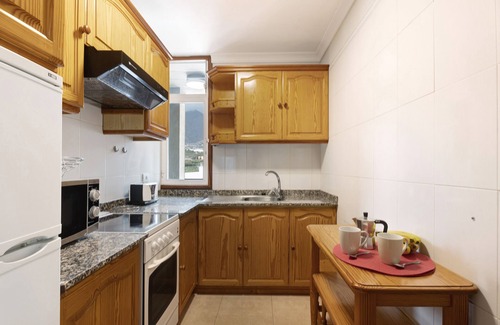 Los Llanos Apartamento | Casa de vacaciones 'Mederos 20' con vistas a la montaña, balcón y Wi-Fi