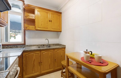 Los Llanos Apartamento | Casa de vacaciones 'Mederos 20' con vistas a la montaña, balcón y Wi-Fi