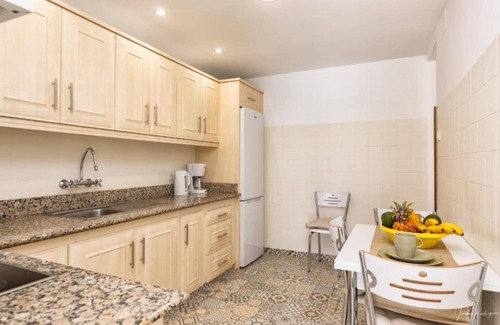 Los Llanos Villa | Casa de vacaciones "Bayton House" con vistas a la montaña y al jardín, piscina privada y Wi-Fi