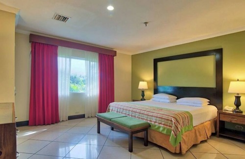 Barranca Hotel | ¡Escape vacacional sobre la costa del Pacifico!.