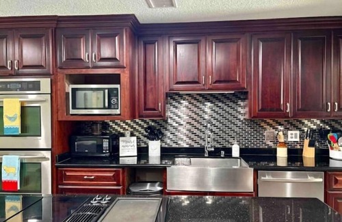 Lufkin Otro | Vacation Farmhouse