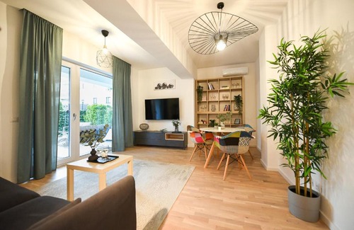 Sector 1 Apartamento | VACATION FEEL - 2BR Apartment with Terrace & Private Parking in Baneasa