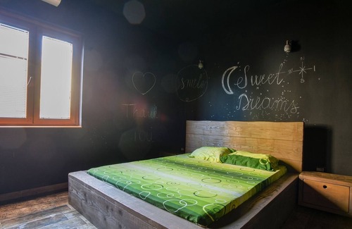 Zeljeznica Apartamento | Vacation Flat 8 min to Beach by Walk in Bar