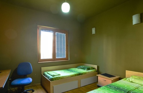Zeljeznica Apartamento | Vacation Flat 8 min to Beach by Walk in Bar