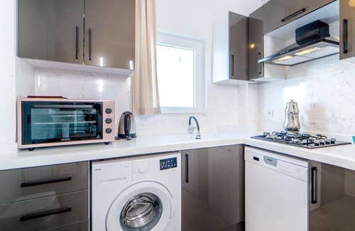 Turgutreis City Center Apartamento | Vacation Flat w Balcony 3 min to Beach in Bodrum