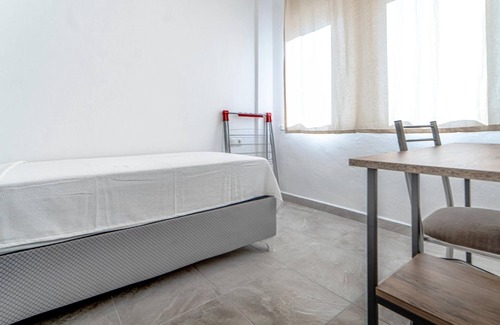 Turgutreis City Center Apartamento | Vacation Flat w Balcony 3 min to Beach in Bodrum