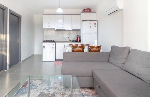 Milas Apartamento | Vacation Flat w Pool, Garden in Bodrum