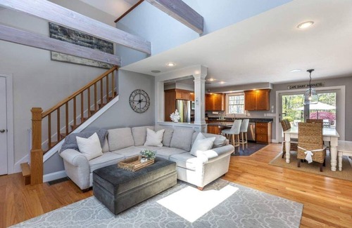 Northwest Harwich Casa | Vacation Getaway- Salt Water Pool, Firepit, Outdoor Bar/Kitchen.