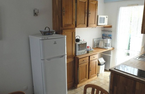 Meschers-sur-Gironde Casa | Vacation home for 2 adults and 2 children
