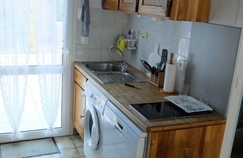 Meschers-sur-Gironde Casa | Vacation home for 2 adults and 2 children