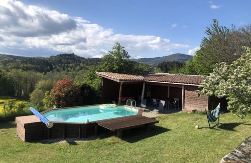Vernoux-en-Vivarais Casa | Casa de vacaciones con piscina privada y jardín