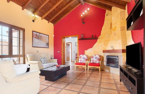 Puerto del Rosario Casa | Casa de vacaciones 'Casa Alfonsa' con vistas a la montaña, jardín y Wi-Fi