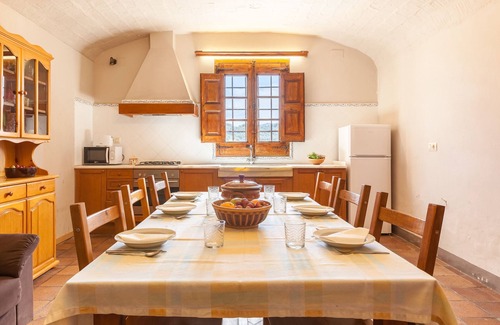 Sant Marti de Tous Casa | Casa de vacaciones "El Mas De Tous" con vistas a la montaña, piscina privada y Wi-Fi