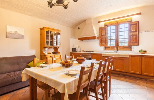 Sant Marti de Tous Casa | Casa de vacaciones "El Mas" con vistas a la montaña, piscina compartida y Wi-Fi