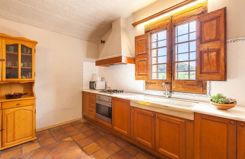 Sant Marti de Tous Casa | Casa de vacaciones "El Mas" con vistas a la montaña, piscina compartida y Wi-Fi