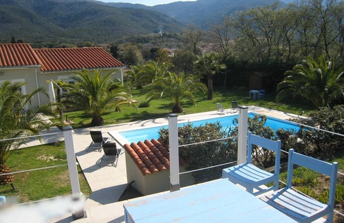 Laroque-des-Alberes Casa | Casa de vacaciones con piscina privada a los pies de los Pirineos y cerca de la playa.