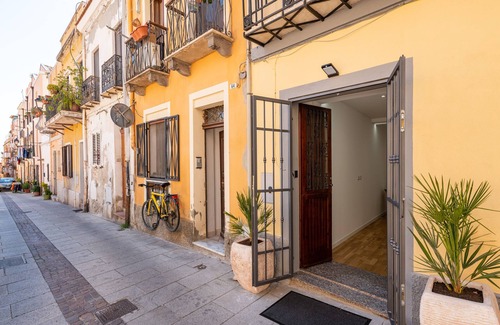 Cagliari Casa | Casa de vacaciones "Achomedesign Stampace" con aire acondicionado y Wi-Fi