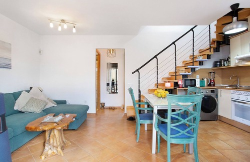 La Oliva Casa | Casa de vacaciones 'Amadeus' con piscina compartida, terraza privada y Wi-Fi