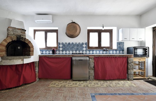 Arzana Casa | Casa de vacaciones 'Ami' con vistas al mar, terraza privada y jardín compartido