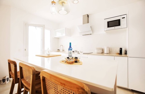 El Cotillo Casa | Casa de vacaciones 'Amura House' con jardín privado, balcón y Wi-Fi