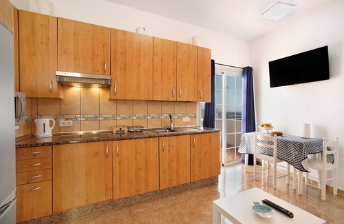 Las Arenas Apartamento | Casa de vacaciones "Atico Las Arenas" con vistas al mar, terraza privada y Wi-Fi