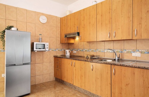Las Arenas Apartamento | Casa de vacaciones "Atico Las Arenas" con vistas al mar, terraza privada y Wi-Fi
