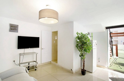 Santa Lucia Casa | Casa de vacaciones 'Atico Vecindario, Aeropuerto' con terraza privada, balcón y Wi-Fi