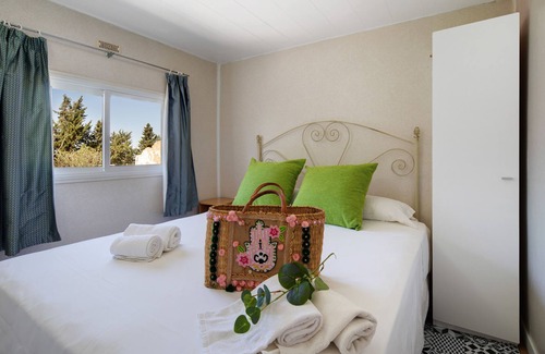 Medina-Sidonia Casa | Casa de vacaciones "Bungalow La Villoria Estandar 2" con piscina compartida, terraza privada y Wi-Fi