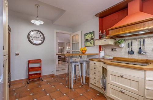 Barrio de la Vega Casa | Vacation Home "Casa De Nina" with Mountain View, Private Pool & Wi-Fi