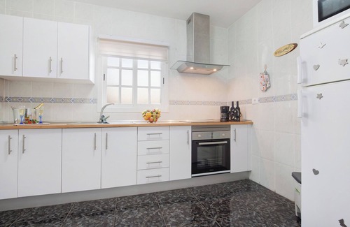 Tuineje Casa | Casa de vacaciones 'Casa Majos' con vistas a la montaña, terraza privada y Wi-Fi
