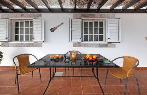 Tuineje Casa | Casa de vacaciones 'Casa Majos' con vistas a la montaña, terraza privada y Wi-Fi