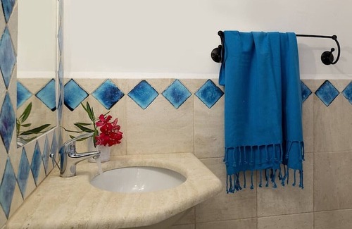 La Conia Casa | Vacation Home "Casa giardino e spiaggia a piedi" near the Beach with Garden & Terrace
