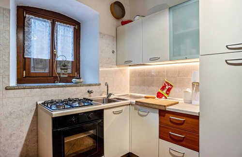 Pergine Valsugana Casa | Vacation Home "Chalet Bella Vita Pergine Valsugana" with Mountain View, Shared Terrace & Wi-Fi